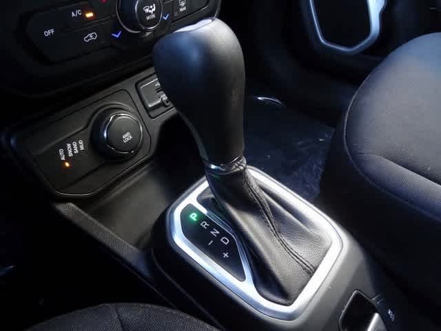 Thumbnail: 2018 Jeep Renegade - 28