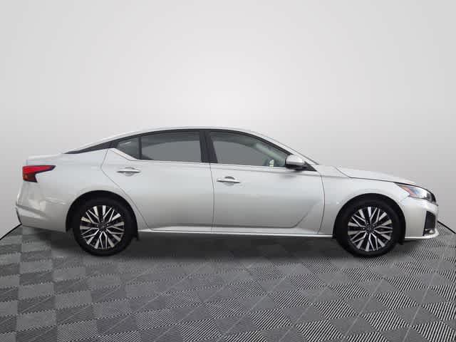 Thumbnail: 2023 Nissan Altima - 4