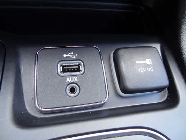 Thumbnail: 2019 Jeep Cherokee - 33