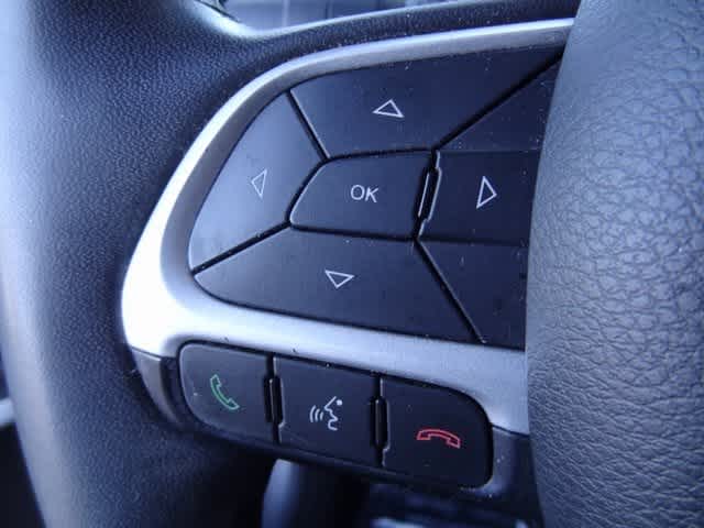 Thumbnail: 2018 Jeep Renegade - 17