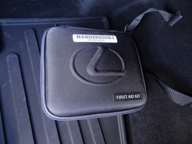 Thumbnail: 2022 Lexus LS - 17