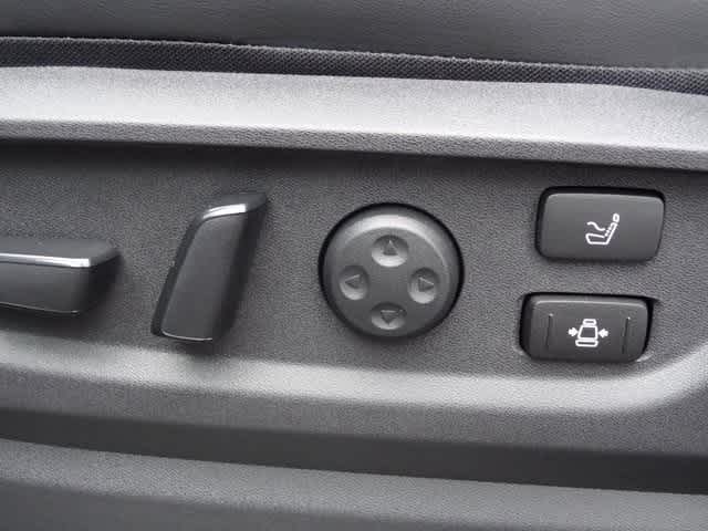 Thumbnail: 2026 INFINITI QX80 - 17