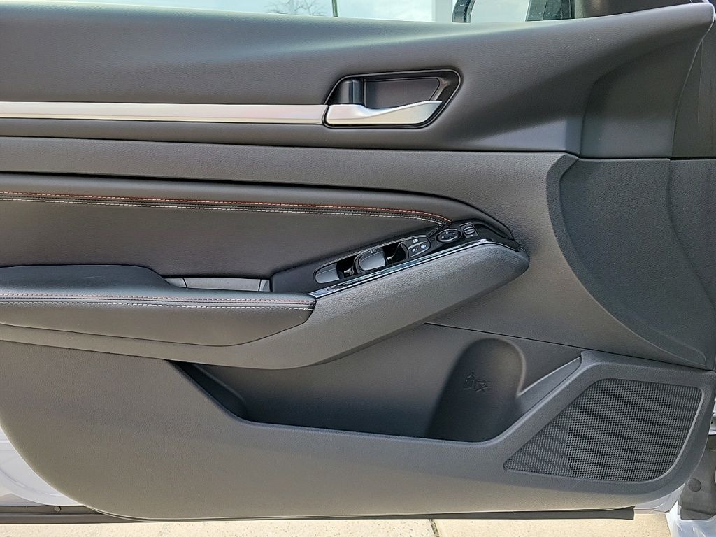 Thumbnail: 2023 Nissan Altima - 31