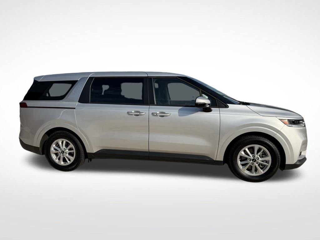 Thumbnail: 2022 Kia Carnival - 6