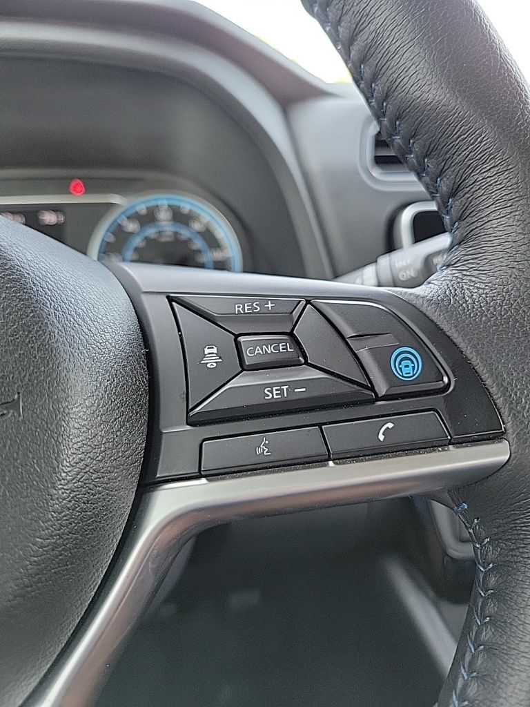 Thumbnail: 2023 Nissan Leaf - 24