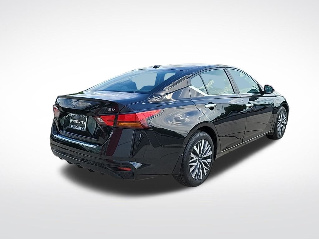 Thumbnail: 2023 Nissan Altima - 4