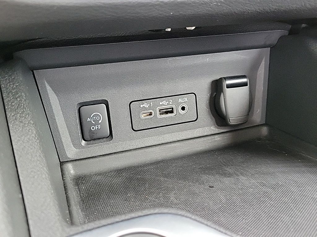 Thumbnail: 2025 Nissan Sentra - 24