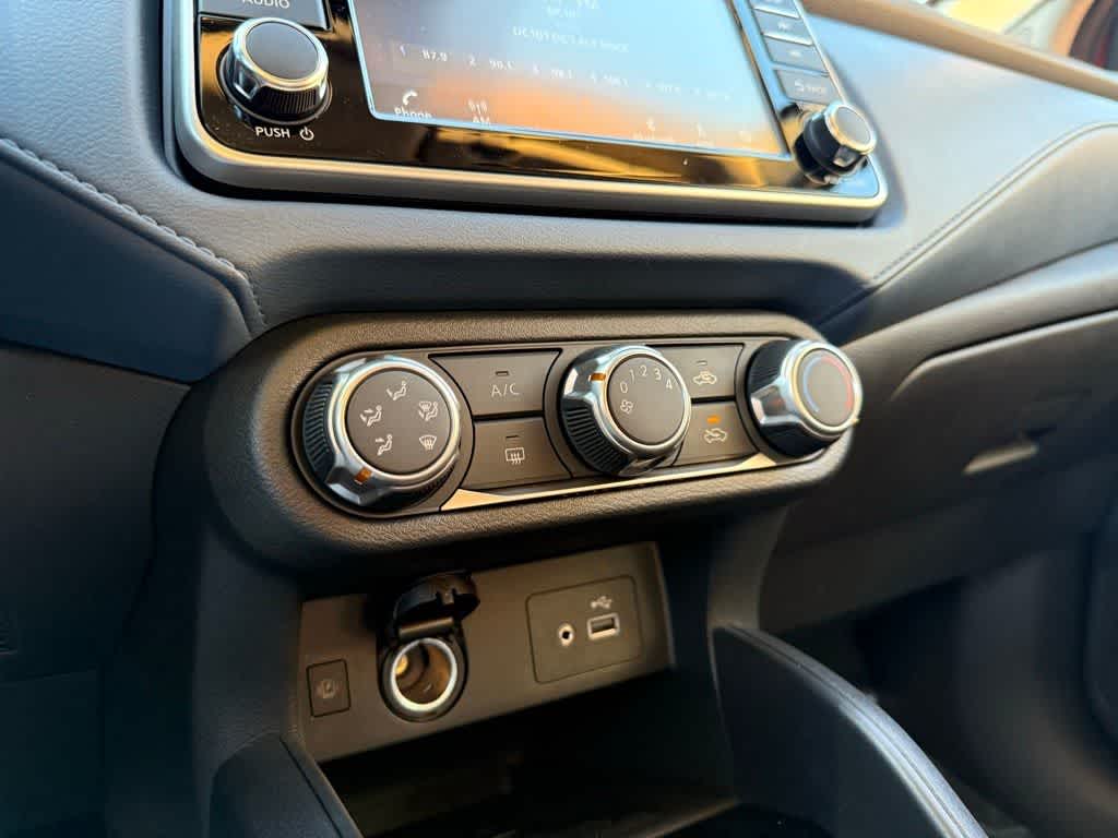 2025 Nissan Versa 1.6 SV 22