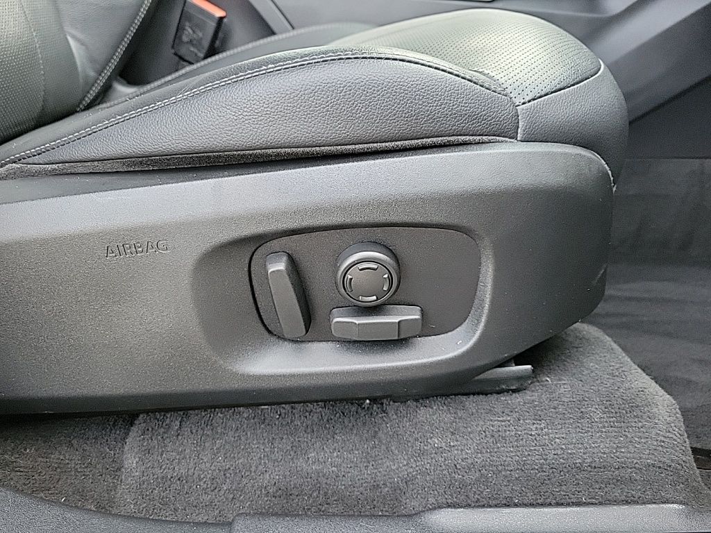 Thumbnail: 2017 Land Rover Range Rover Evoque - 16