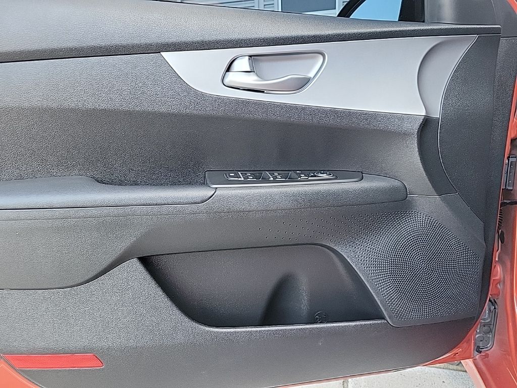 Thumbnail: 2023 Kia Forte - 29