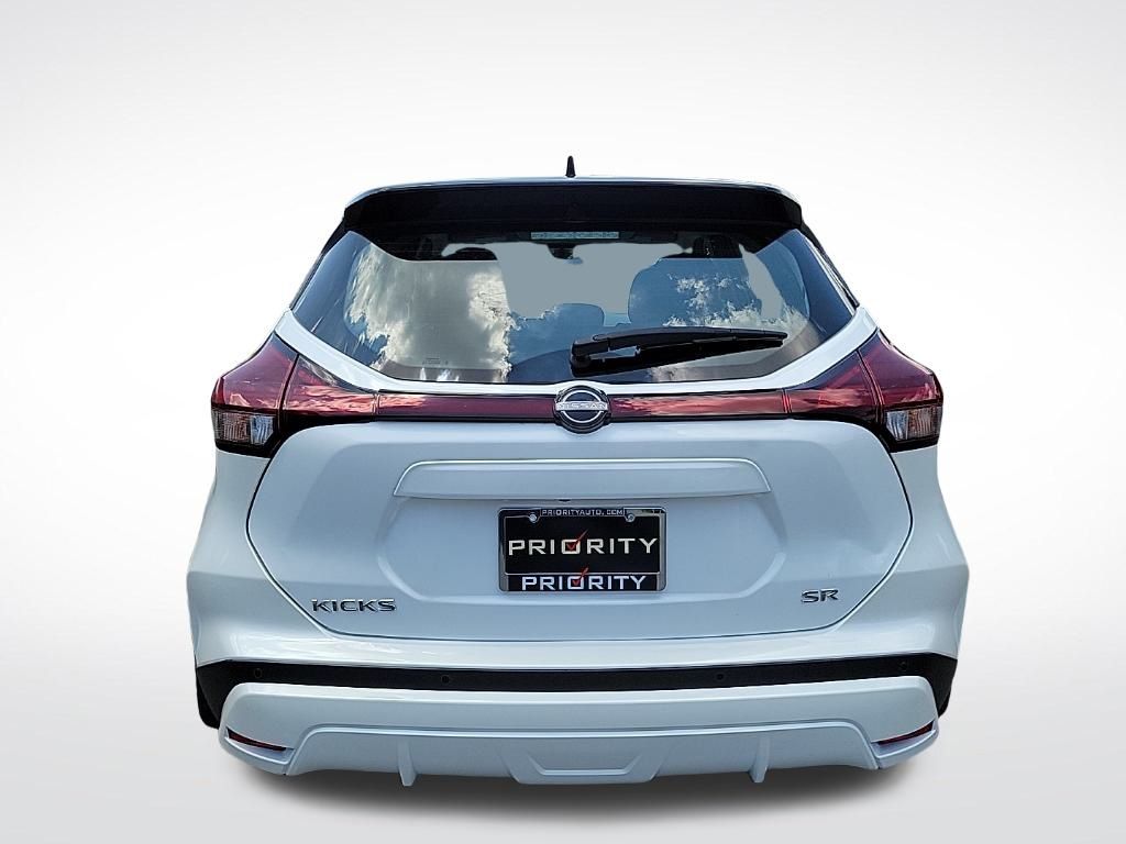 Thumbnail: 2024 Nissan Kicks - 4