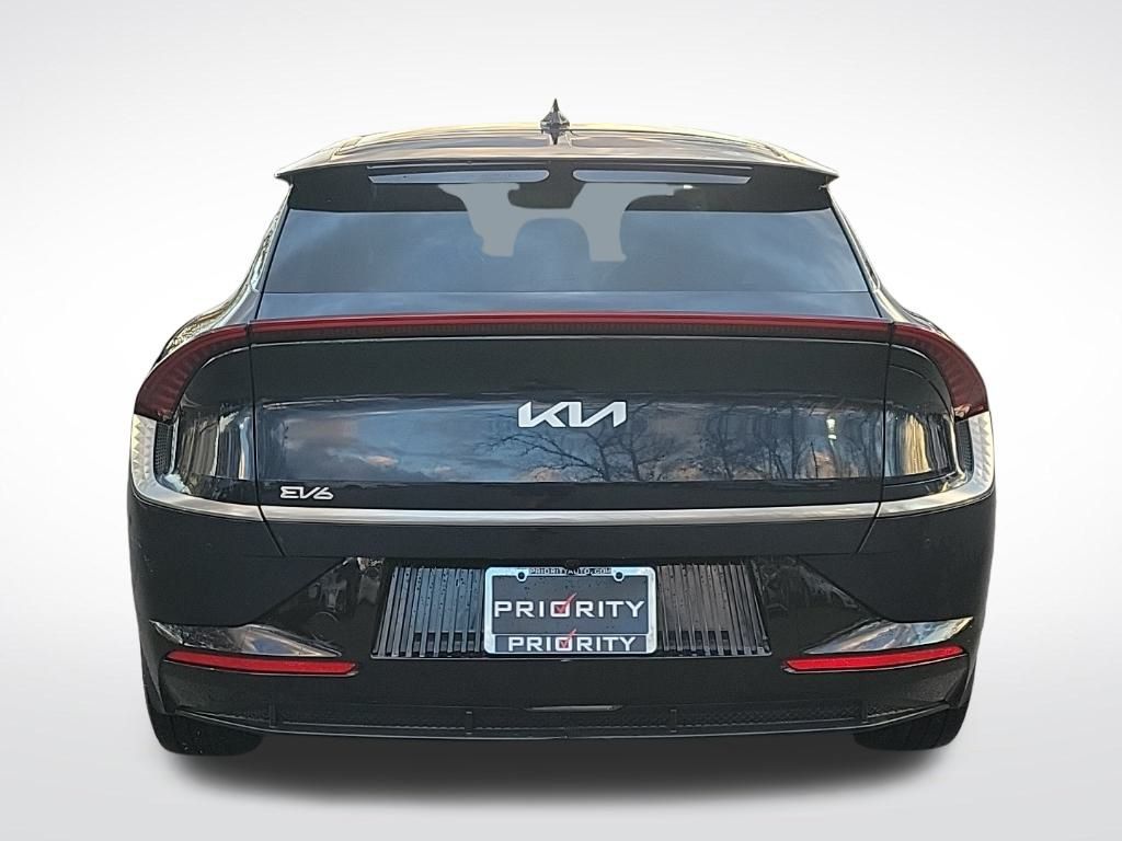 Thumbnail: 2022 Kia EV6 - 11