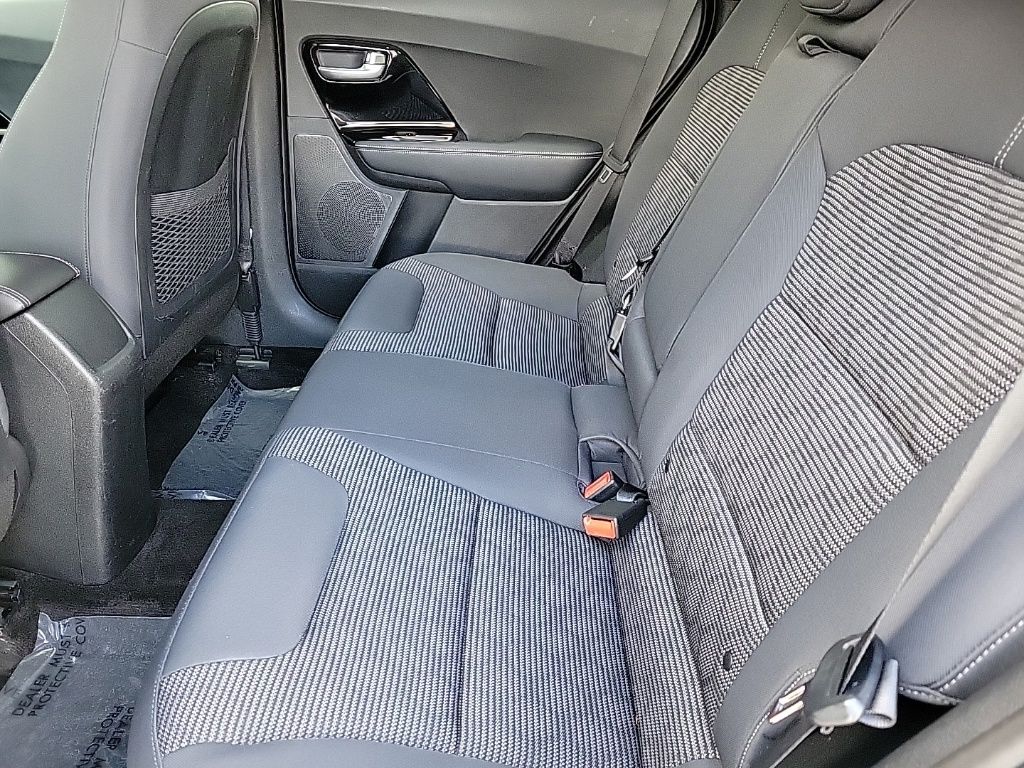 Thumbnail: 2020 Kia Niro - 11