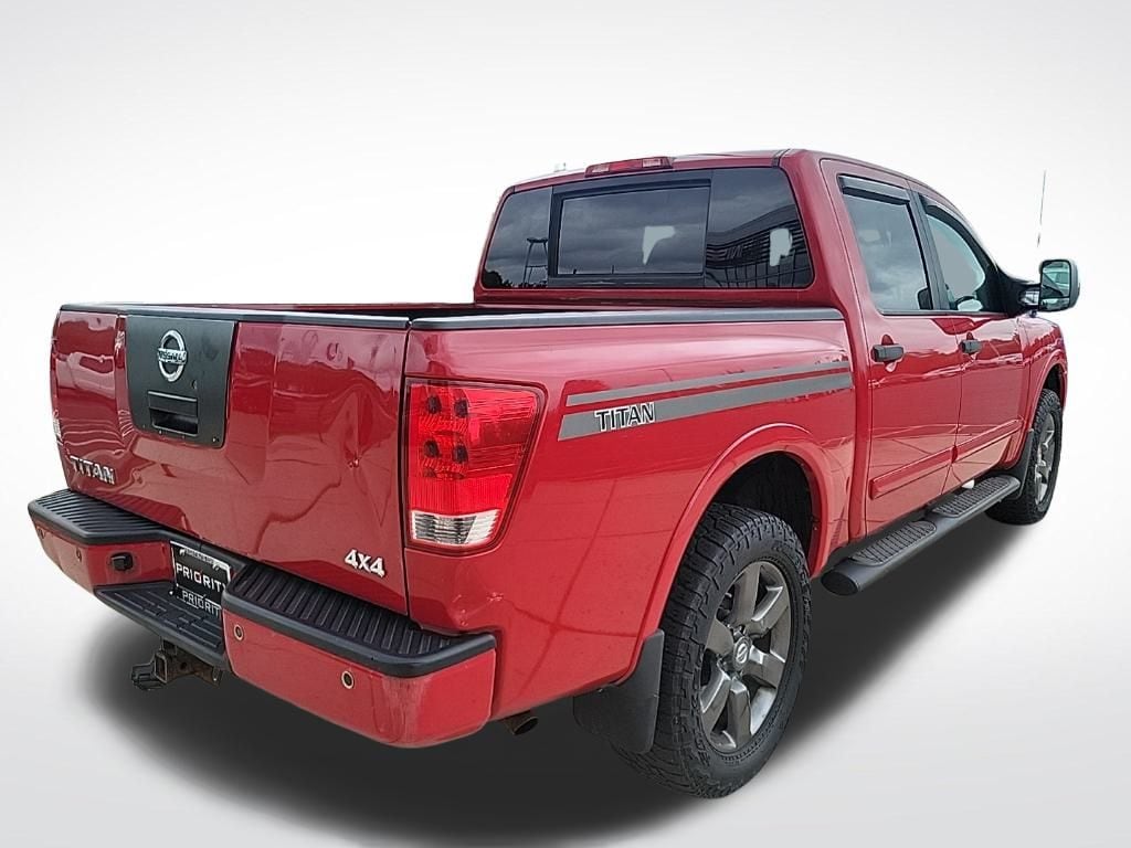 Thumbnail: 2012 Nissan Titan - 5