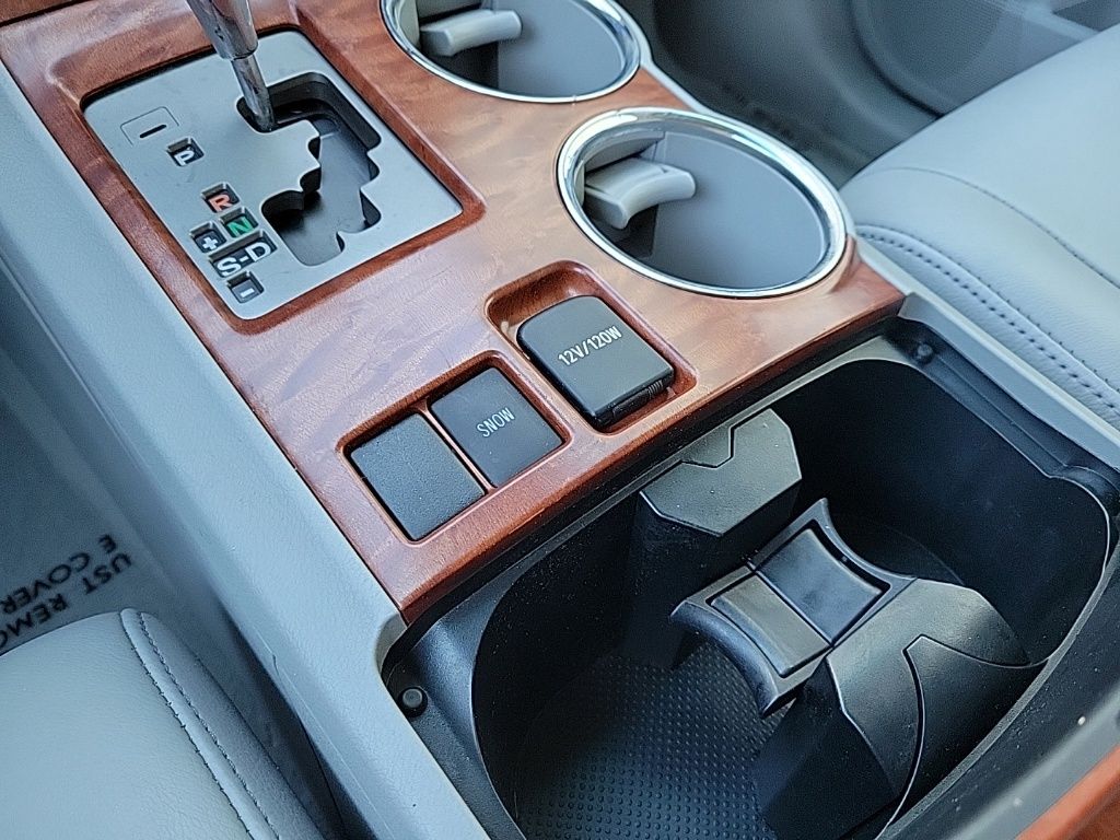 Thumbnail: 2010 Toyota Highlander - 28