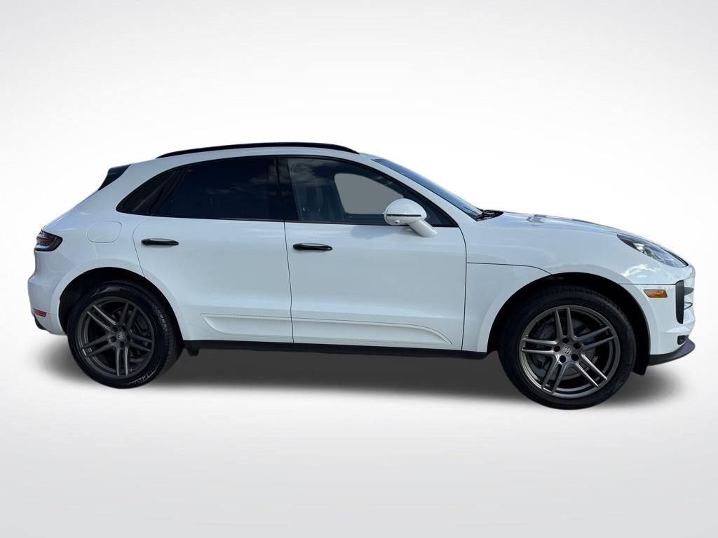 Thumbnail: 2021 Porsche Macan - 7