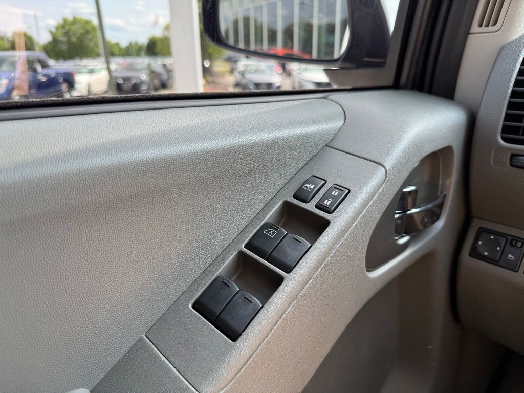 2020 Nissan Frontier SV 14