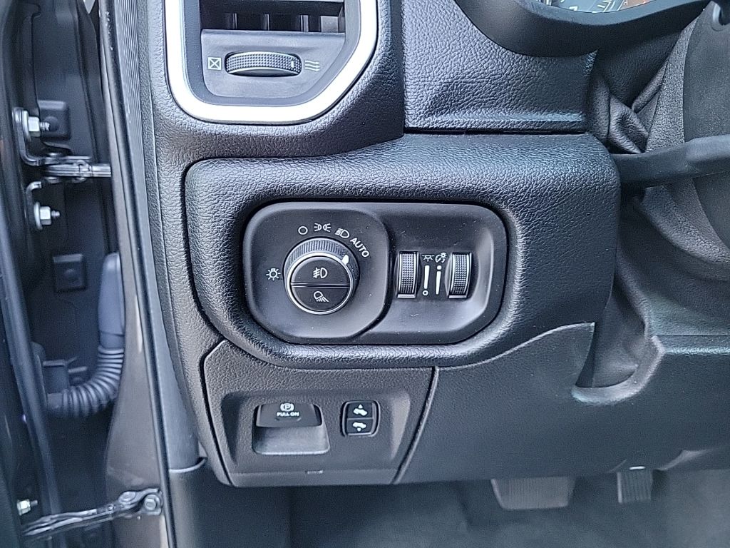 Thumbnail: 2019 RAM 1500 - 35