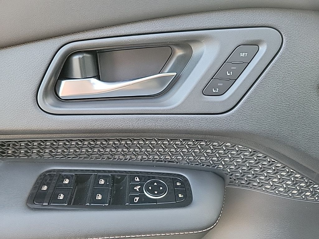 Thumbnail: 2023 Nissan Ariya - 21