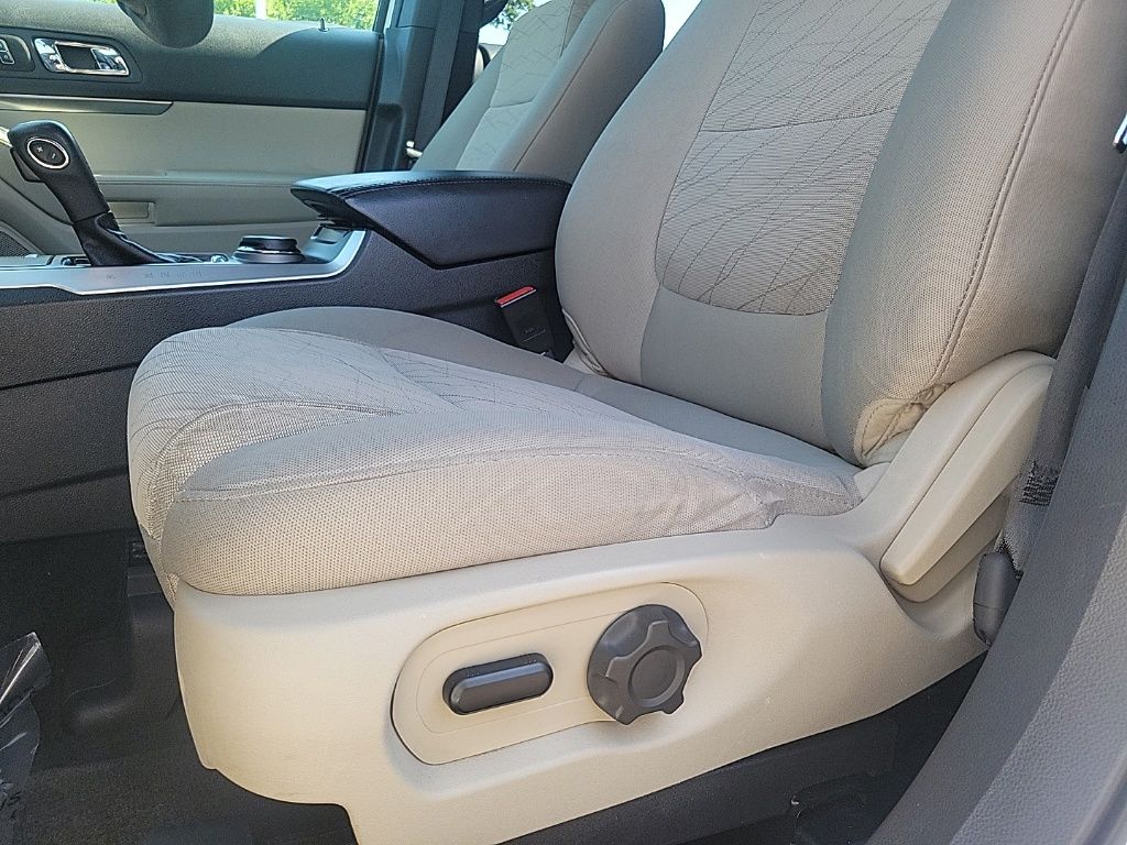 Thumbnail: 2014 Ford Explorer - 21