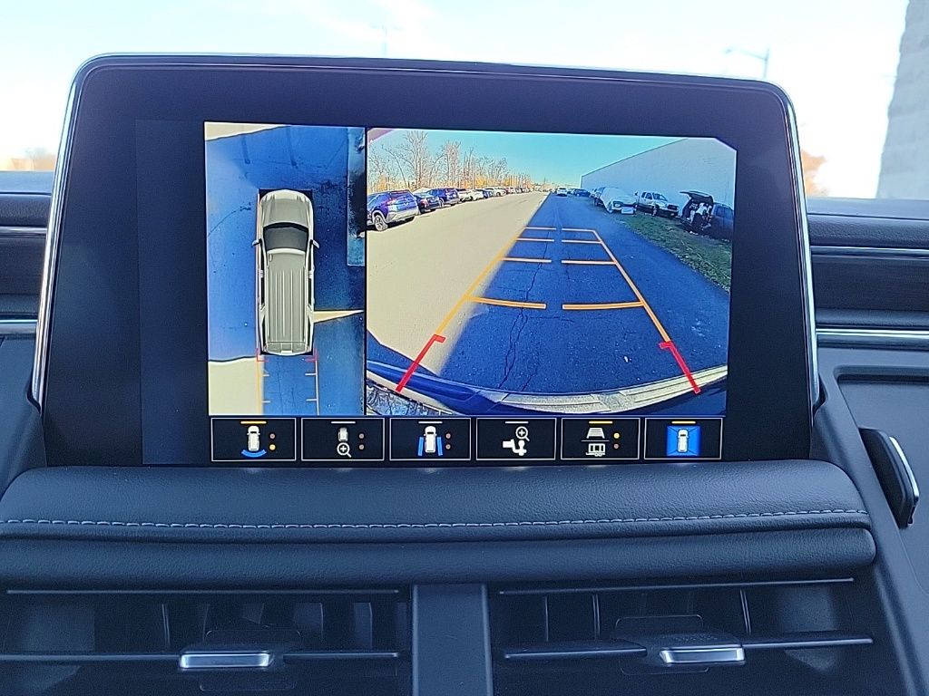 Thumbnail: 2022 Chevrolet Suburban - 30