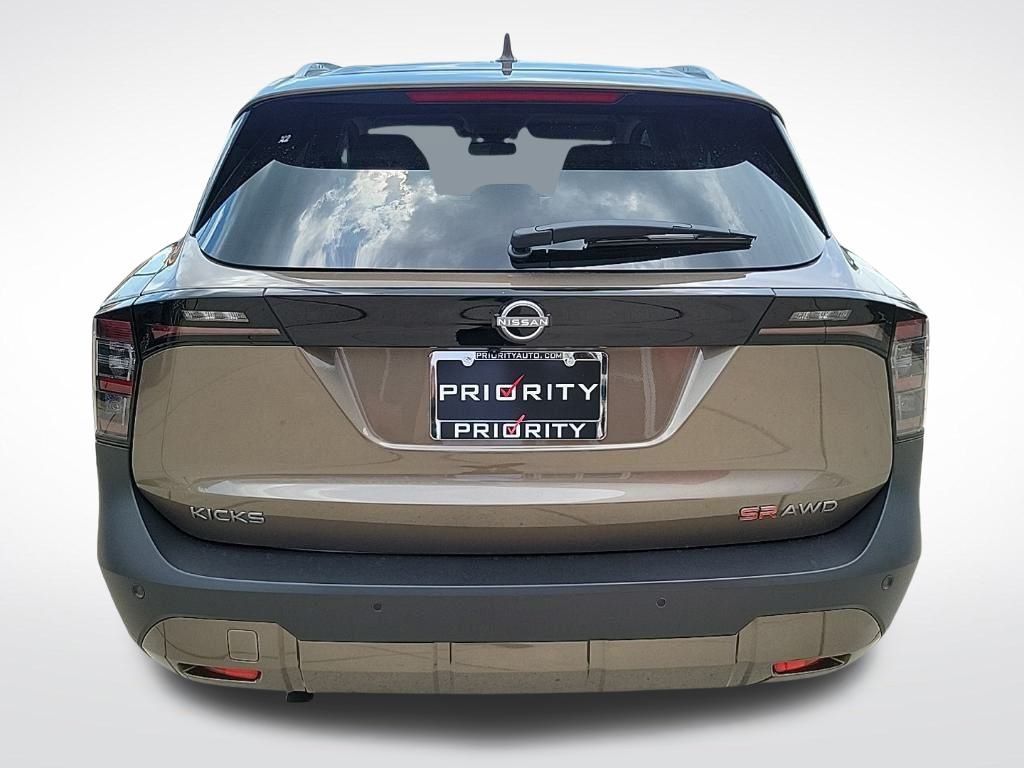 Thumbnail: 2025 Nissan Kicks - 4