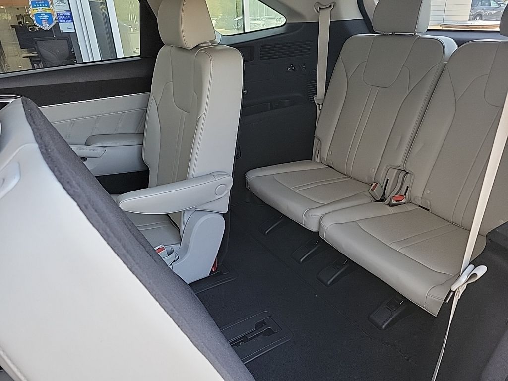 Thumbnail: 2022 Kia Sorento - 19