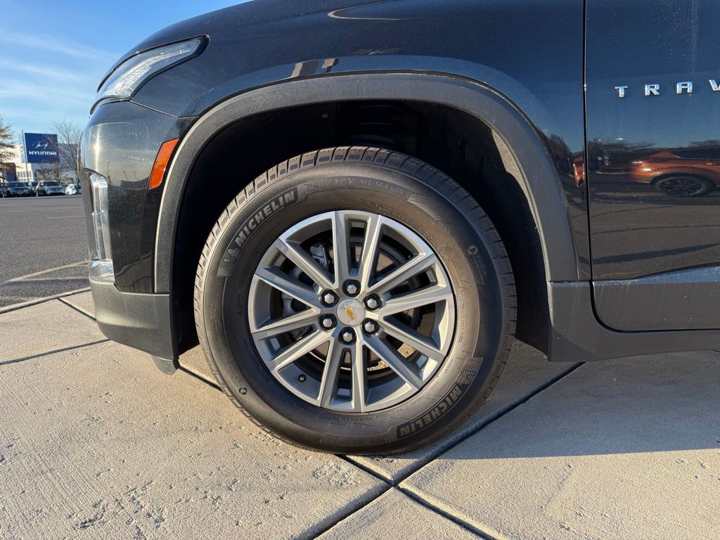 Thumbnail: 2023 Chevrolet Traverse - 9