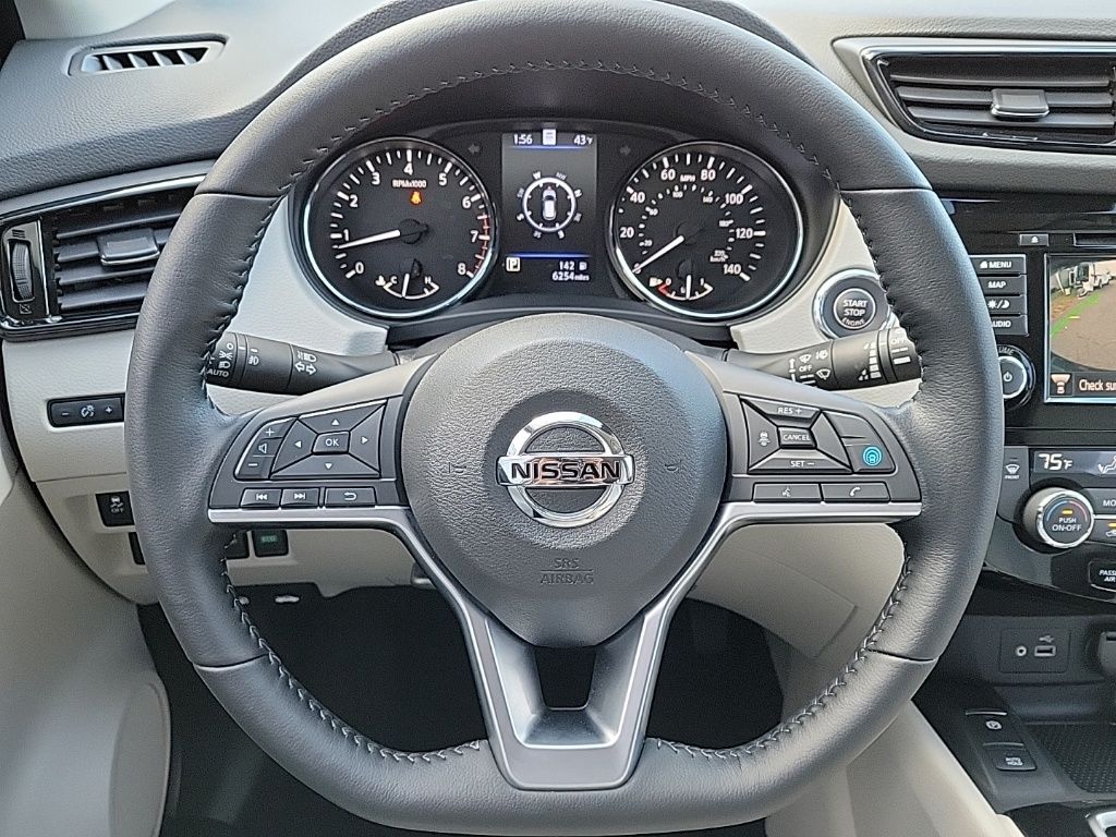 Thumbnail: 2022 Nissan Rogue Sport - 19