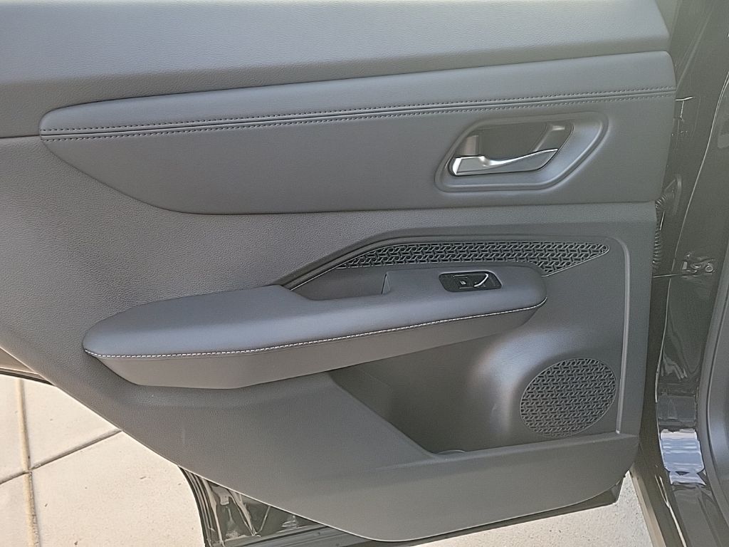 Thumbnail: 2023 Nissan Ariya - 23