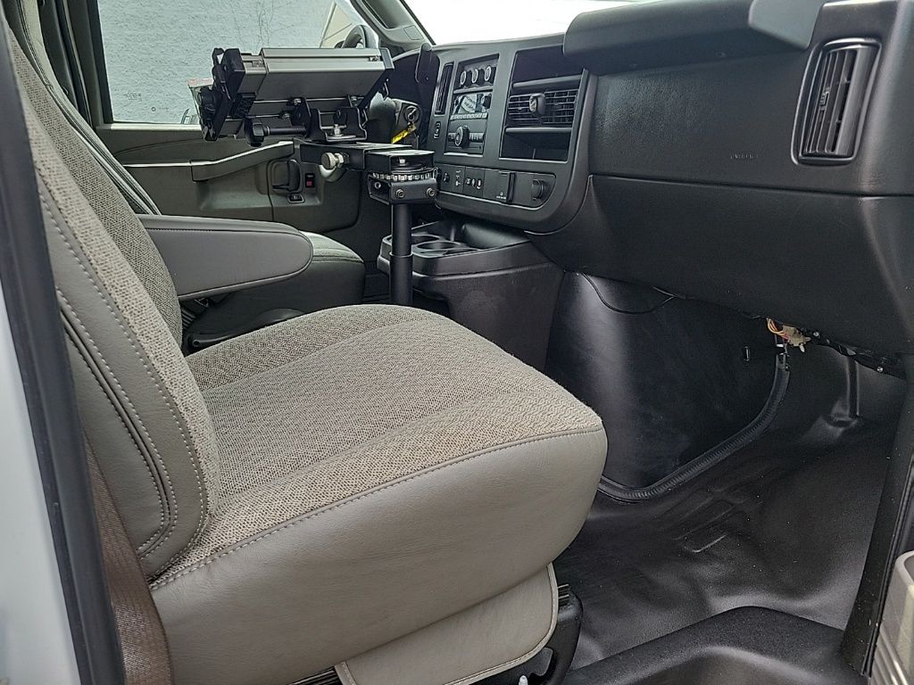 2020 Chevrolet Express 2500 9
