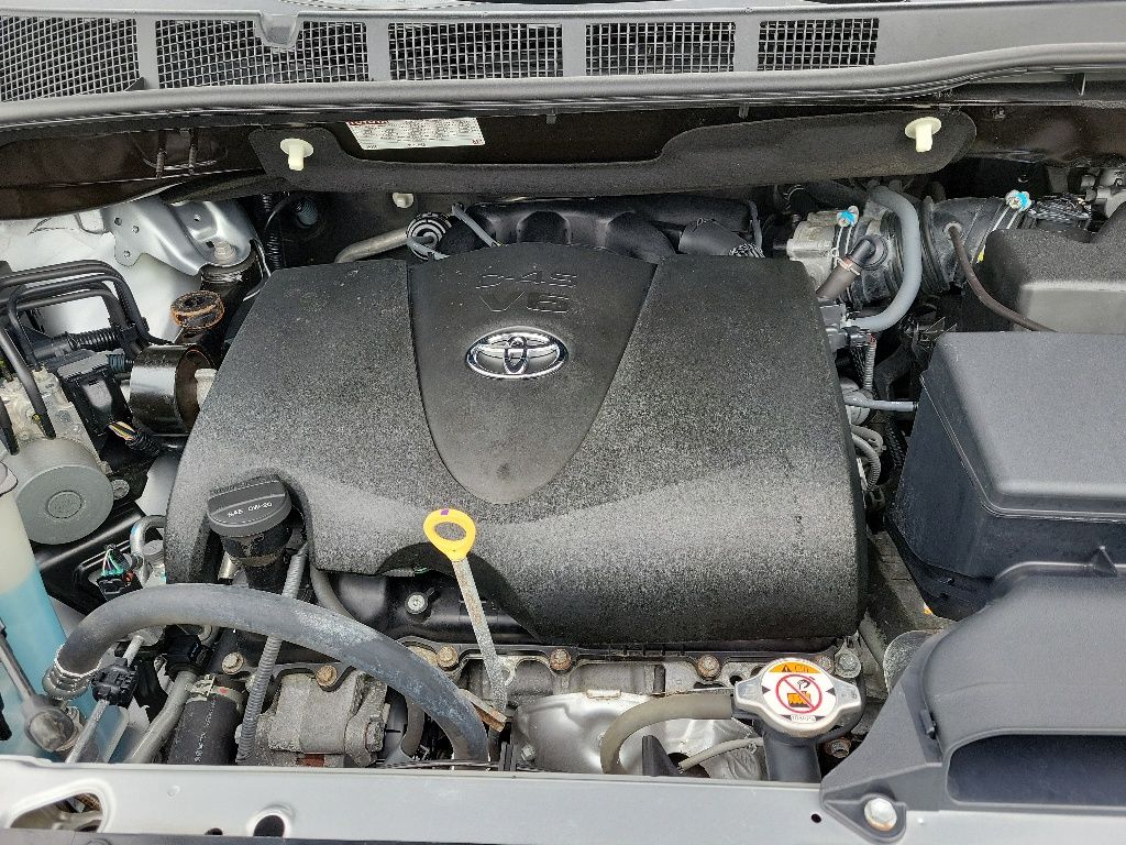 Thumbnail: 2017 Toyota Sienna - 37
