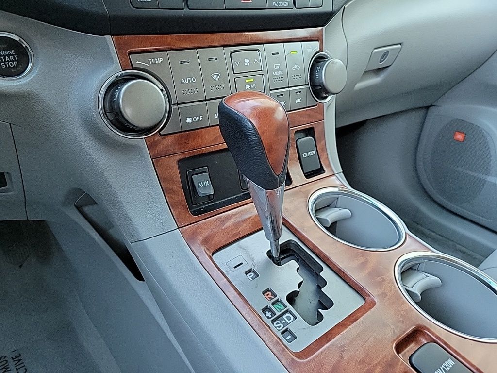 Thumbnail: 2010 Toyota Highlander - 27