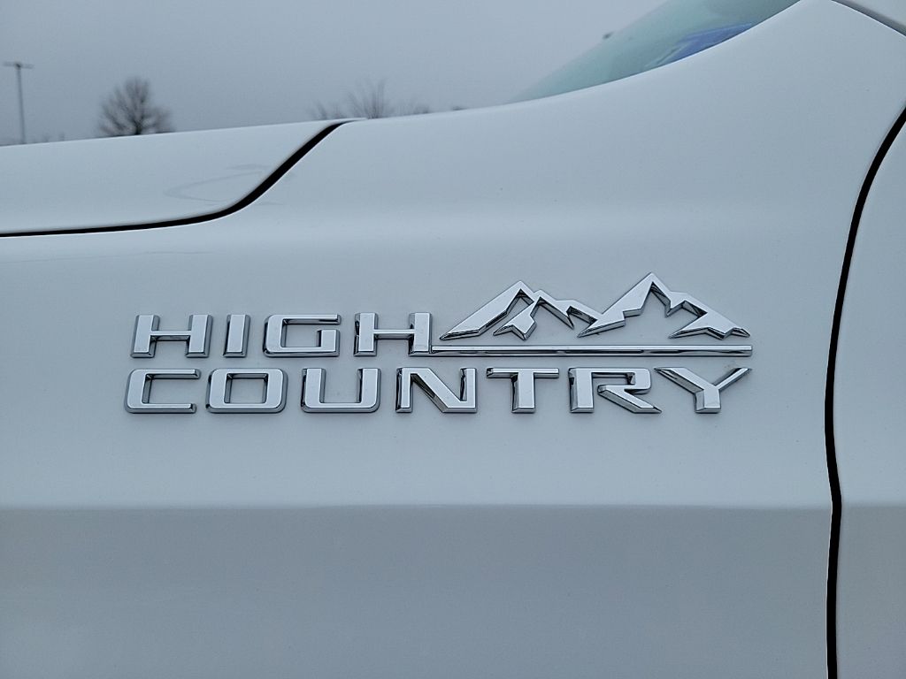 Thumbnail: 2023 Chevrolet Tahoe - 11