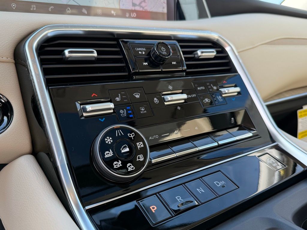 2025 Nissan Armada Platinum Edition 23