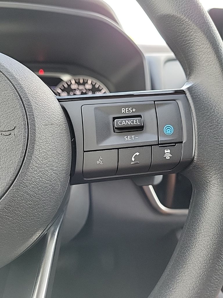 Thumbnail: 2022 Nissan Rogue - 30