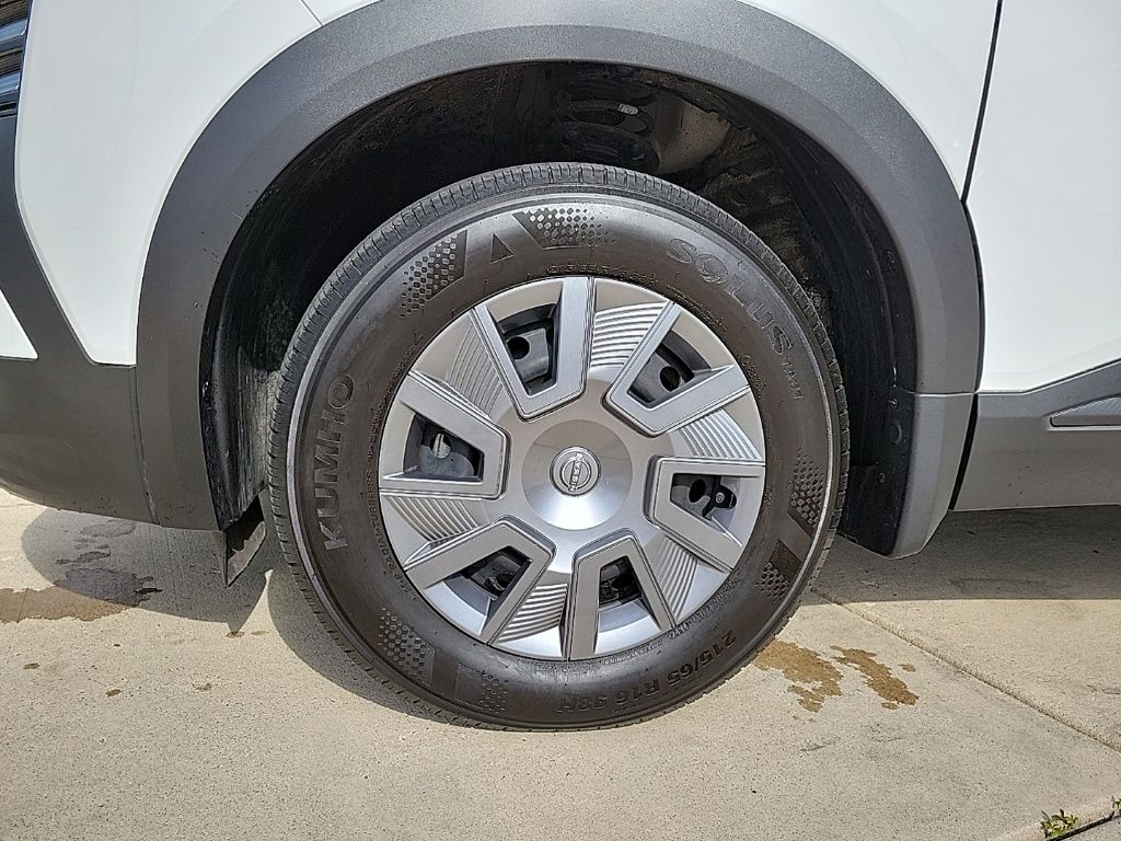 Thumbnail: 2025 Nissan Kicks - 9