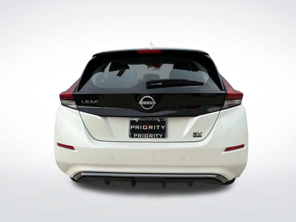 Thumbnail: 2023 Nissan Leaf - 4