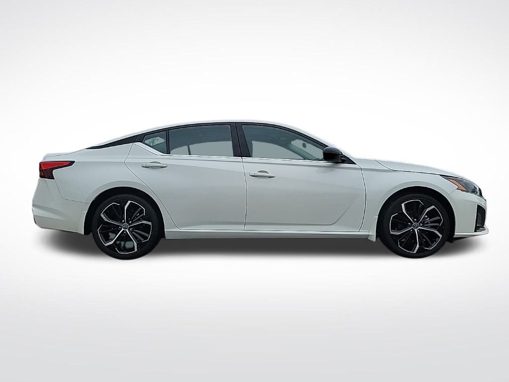 Thumbnail: 2023 Nissan Altima - 6