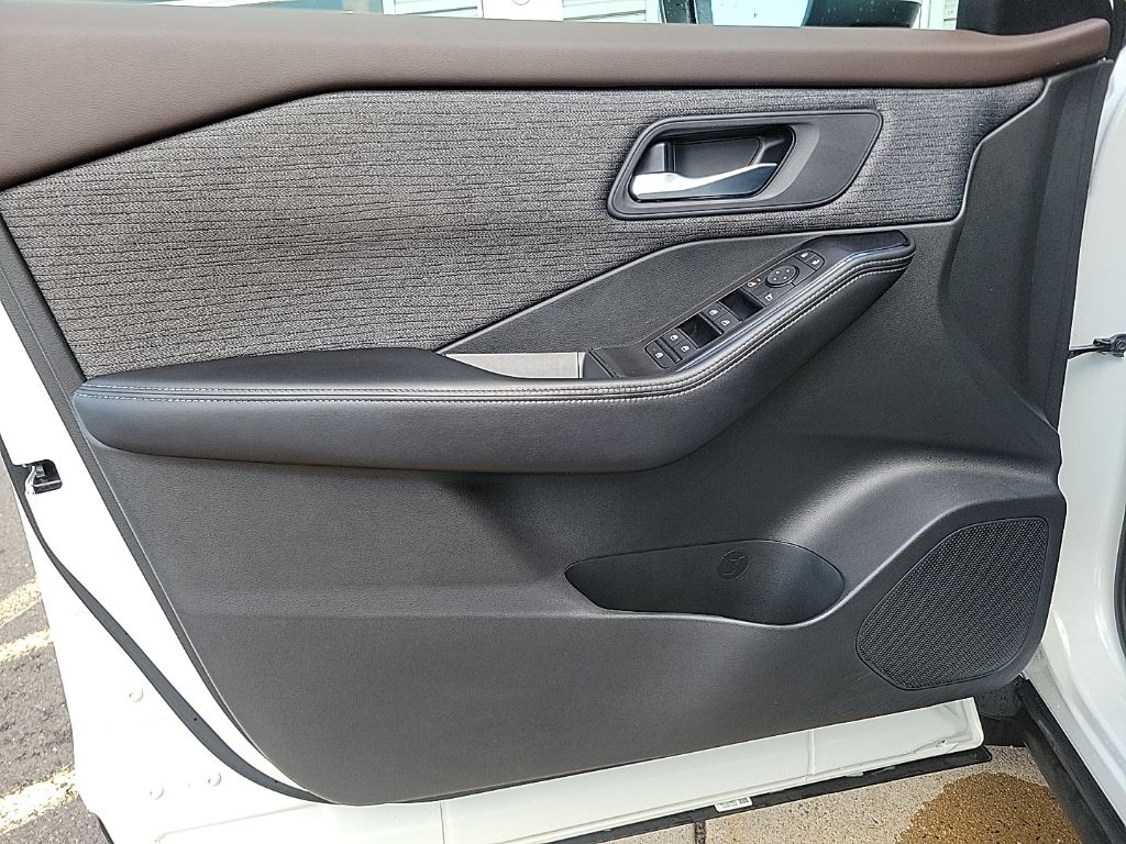 Thumbnail: 2023 Nissan Rogue - 19