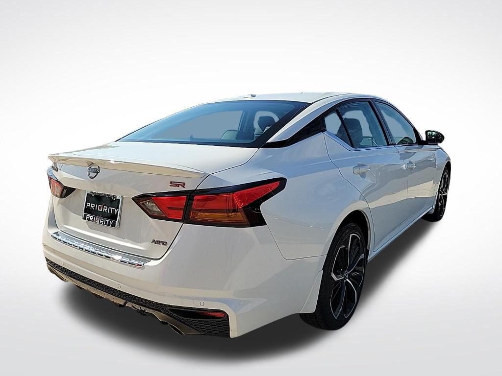 Thumbnail: 2023 Nissan Altima - 5