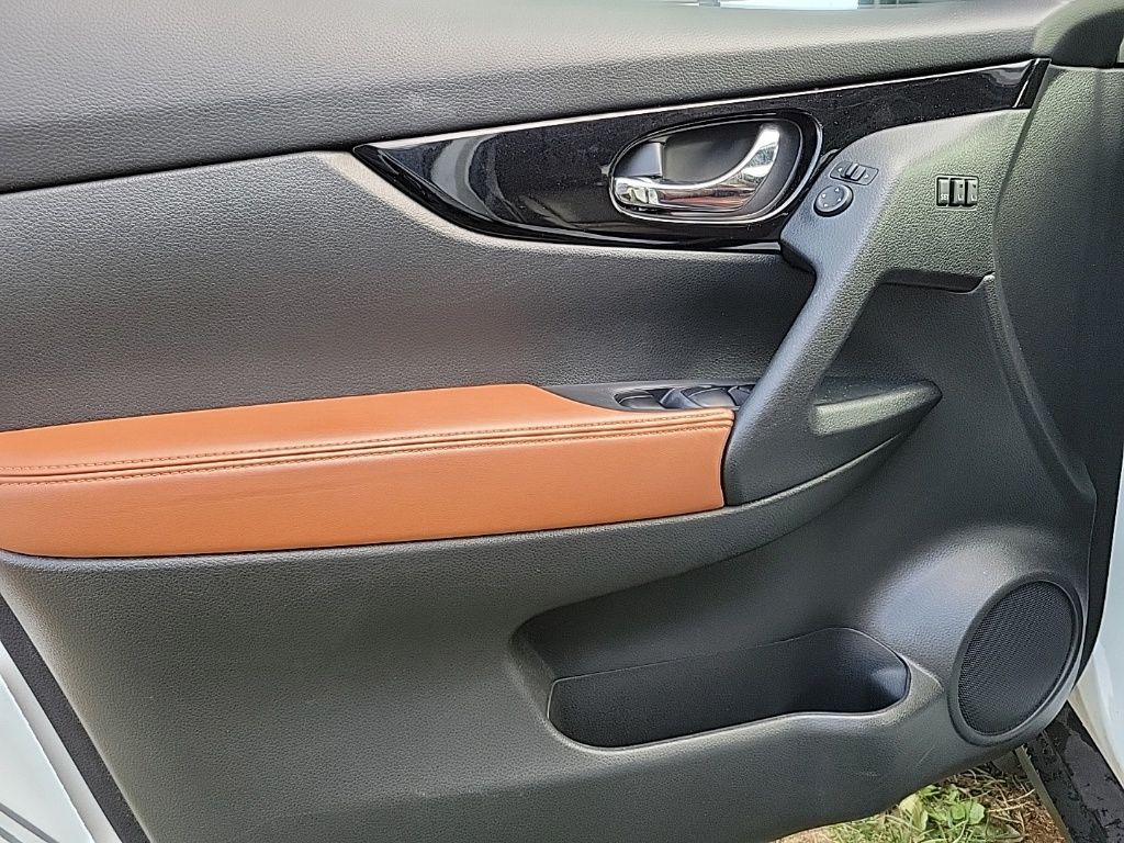 Thumbnail: 2019 Nissan Rogue - 21