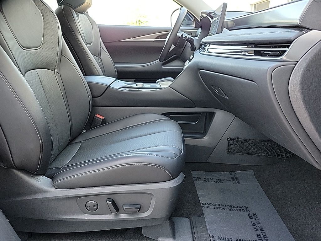 Thumbnail: 2023 INFINITI QX60 - 17