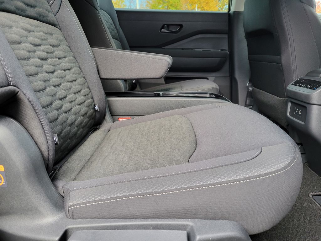 Thumbnail: 2025 Nissan Pathfinder - 18