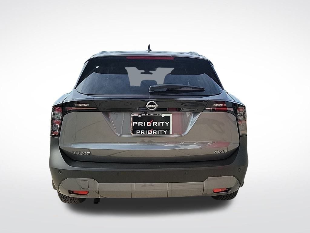 Thumbnail: 2026 Nissan Kicks - 4