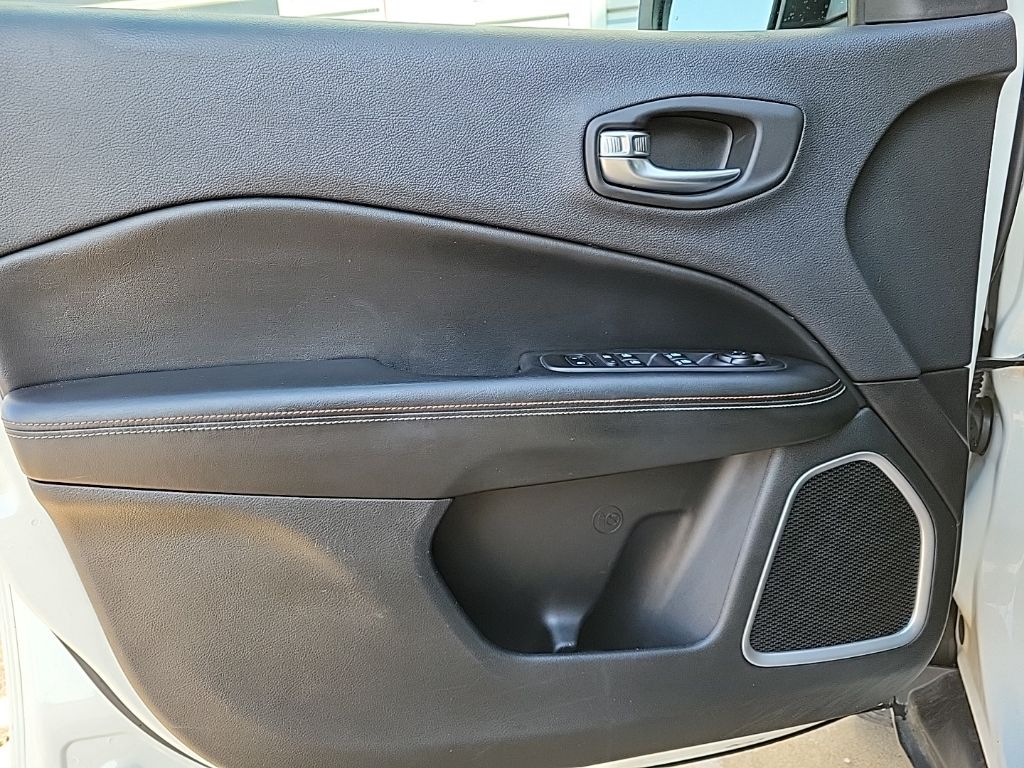 Thumbnail: 2018 Jeep Compass - 31