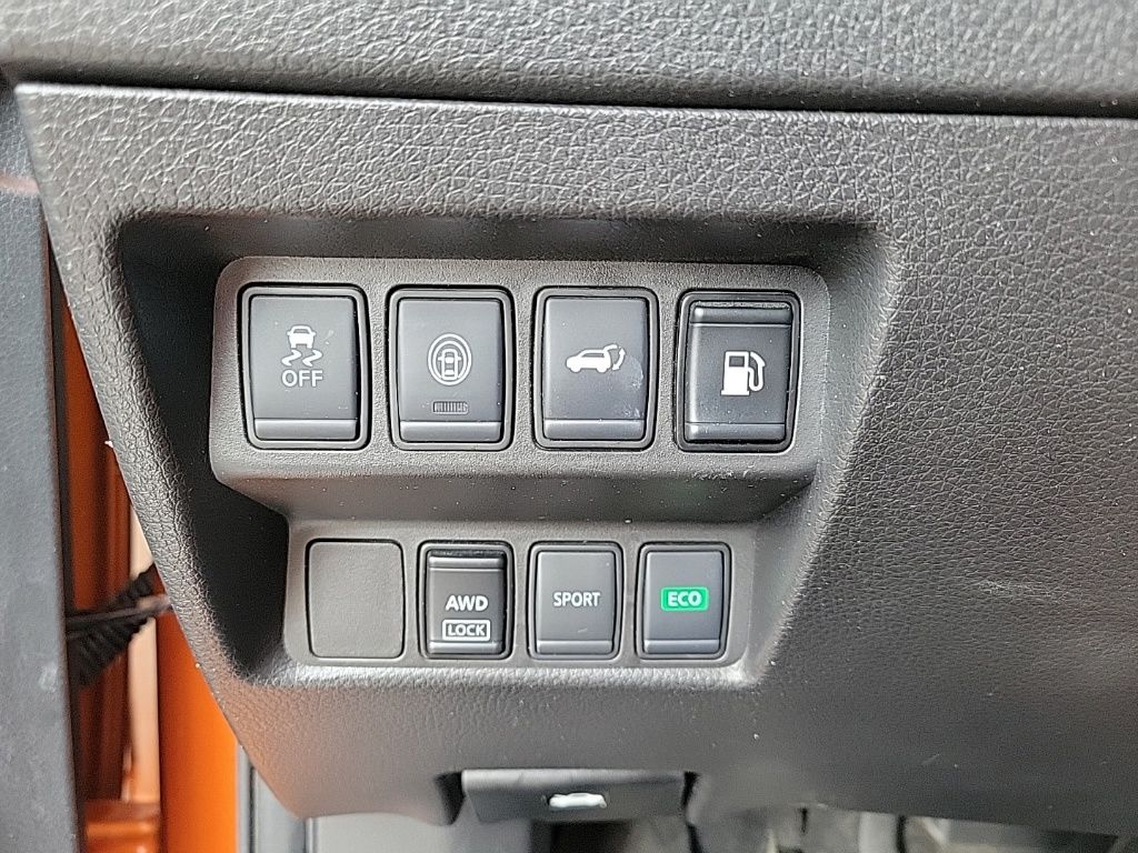 Thumbnail: 2020 Nissan Rogue - 24