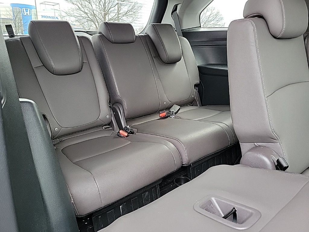 Thumbnail: 2023 Honda Odyssey - 16