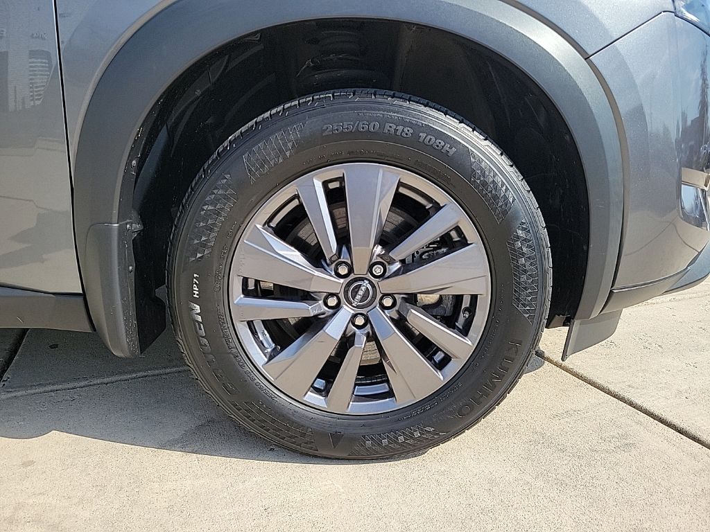 Thumbnail: 2023 Nissan Pathfinder - 9
