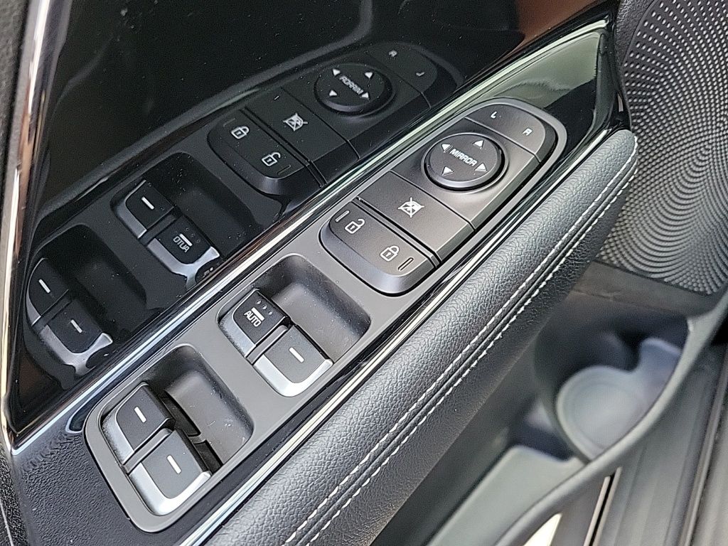 Thumbnail: 2020 Kia Niro - 26